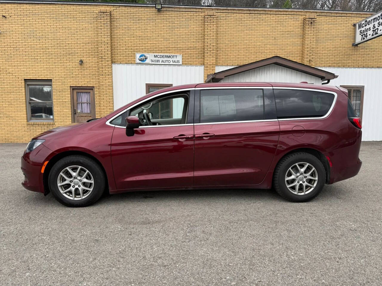 Dk. Red 2017 Chrysler Pacifica Touring Touring 4dr Mini-Van 2