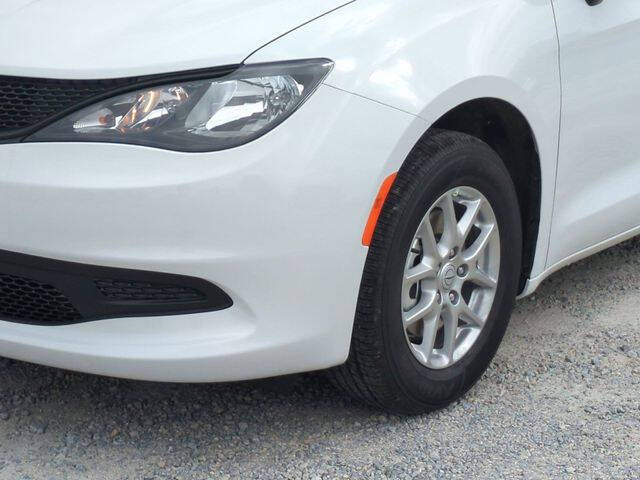 2026 Chrysler Voyager LX