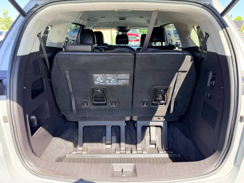2024 Kia Carnival SX