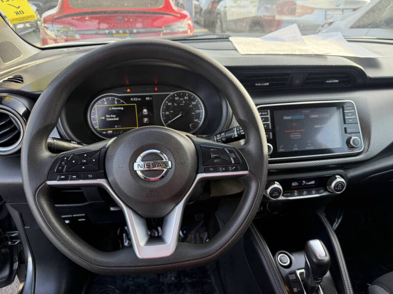 2020 Nissan Kicks SV