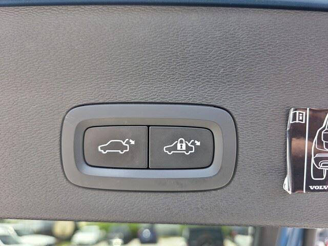 2022 Volvo C40 Recharge Pure Electric P8