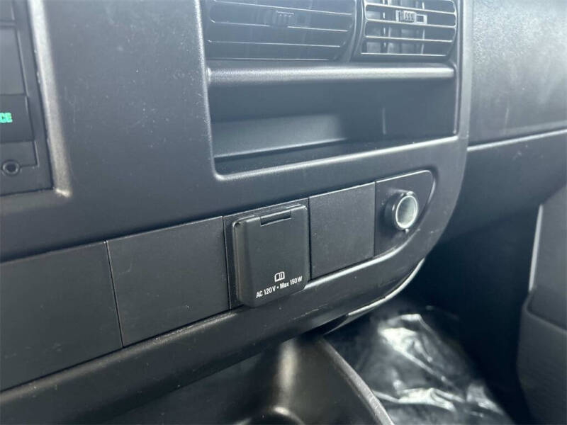 2023 GMC Savana 2500