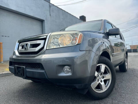 2011 Honda Pilot for sale at Illinois Auto Sales in Paterson NJ