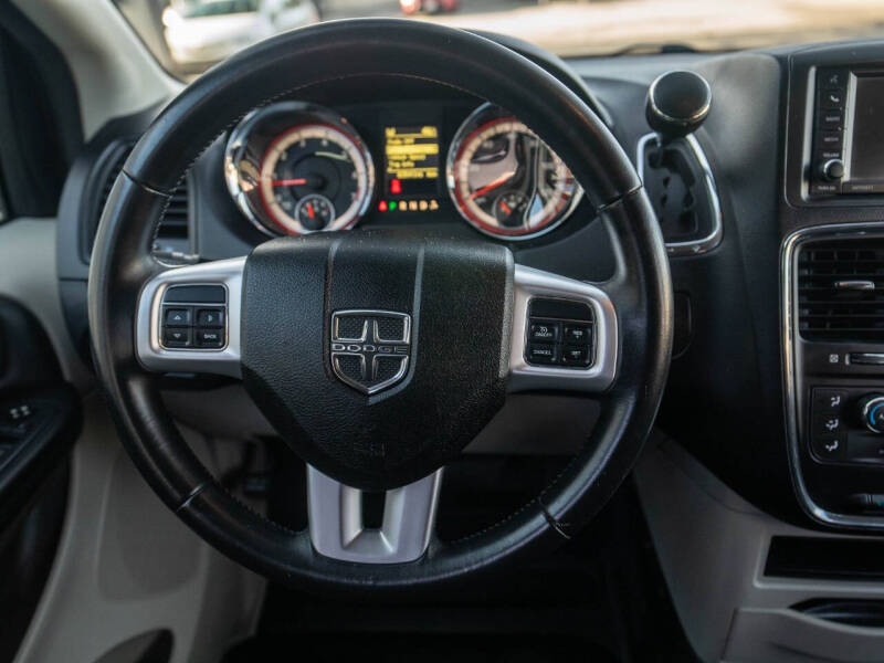 2016 Dodge Grand Caravan SXT Plus