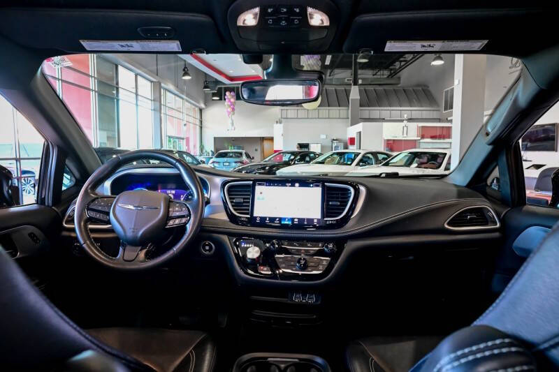 2021 Chrysler Pacifica Touring L