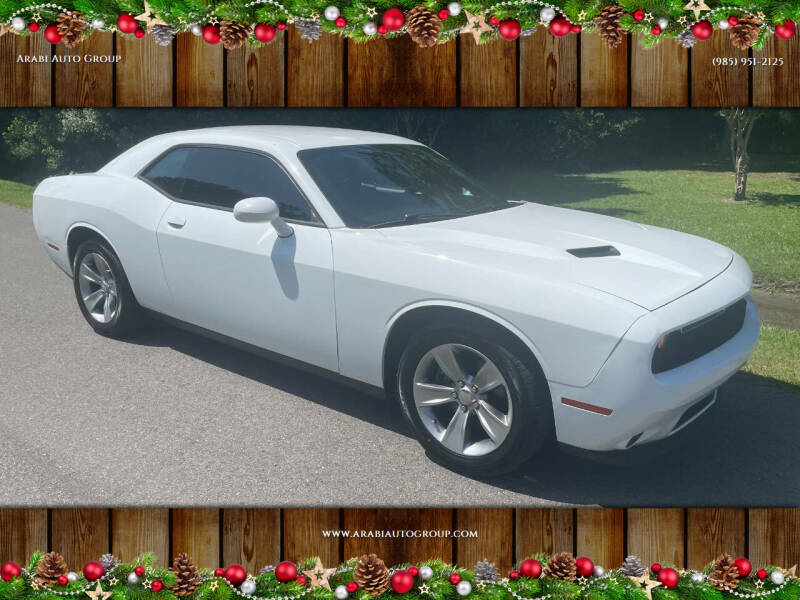 2016 Dodge Challenger SXT's photo