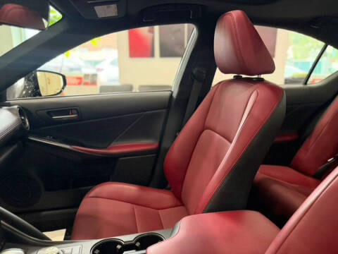 2023 Lexus IS 300