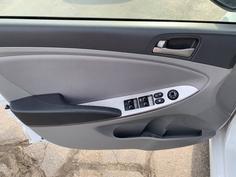 2017 Hyundai Accent SE