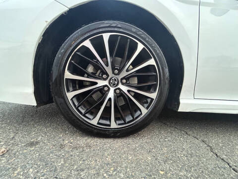 2020 Toyota Camry SE