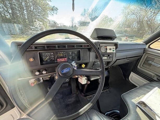1991 Ford F-800