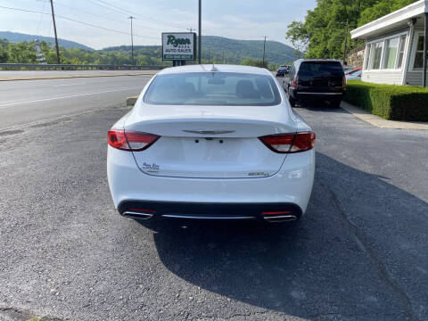 2015 Chrysler 200 C