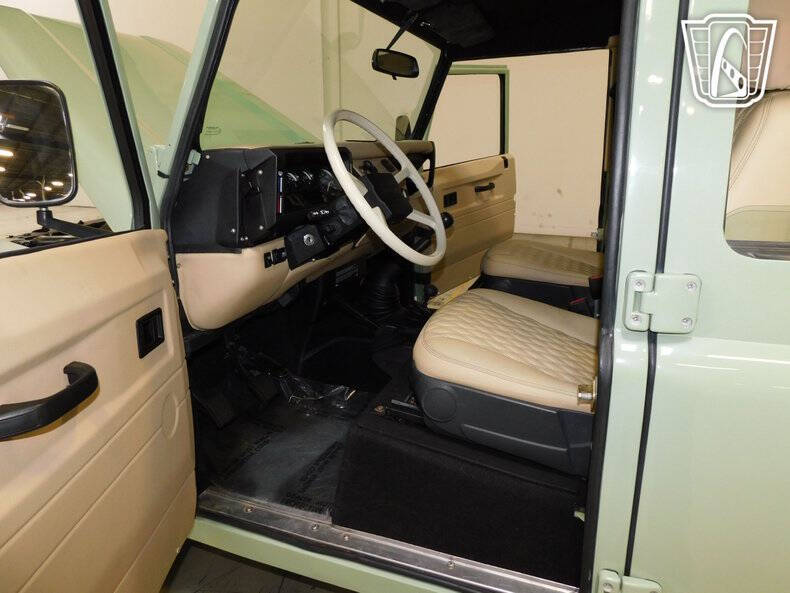 1987 Land Rover Defender