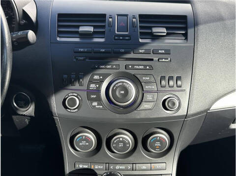 2013 Mazda MAZDA3 i Touring