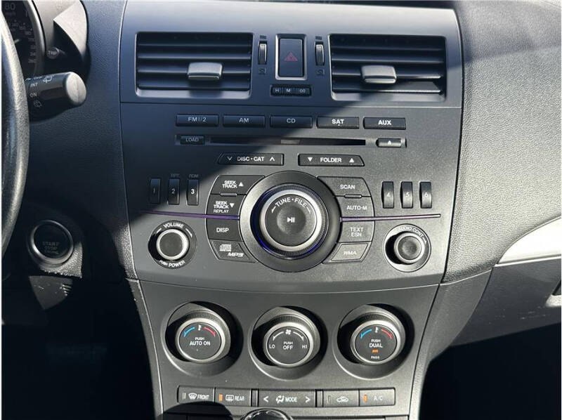 2013 Mazda MAZDA3 i Touring