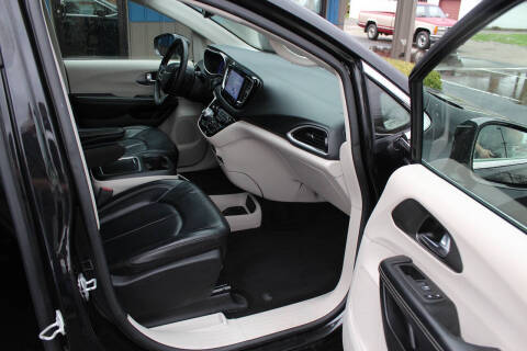 2022 Chrysler Pacifica Touring L
