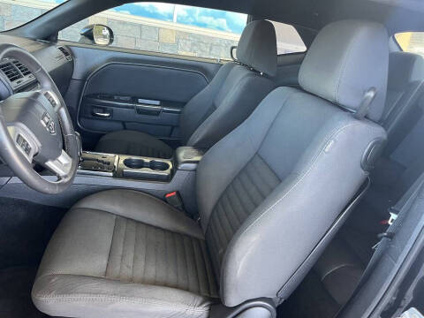 2014 Dodge Challenger SXT