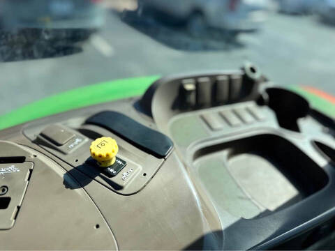 2015 John Deere 6115d