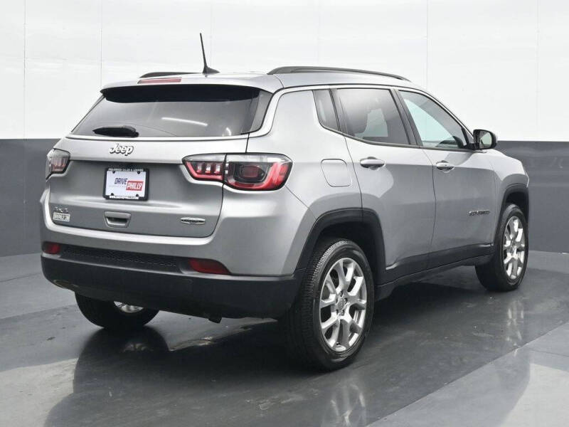 2022 Jeep Compass Latitude Lux