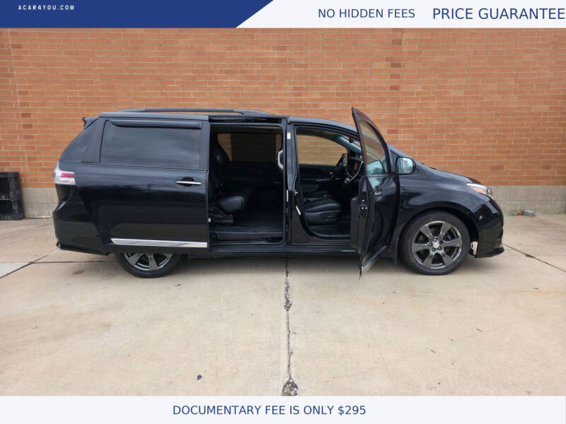 2017 Toyota Sienna SE Premium 8-Passenger