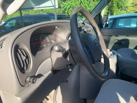 2005 Ford E-Series E-350 SD XLT