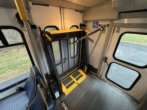 2010 Ford E-Series E-450 SD