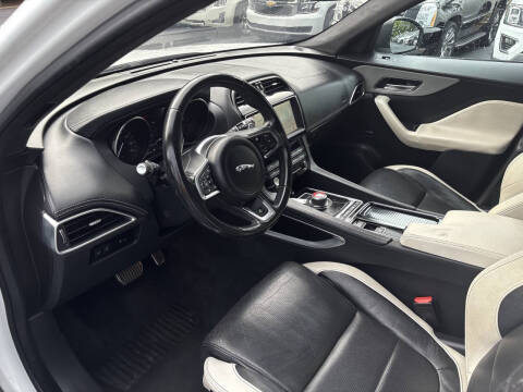 2019 Jaguar F-PACE S