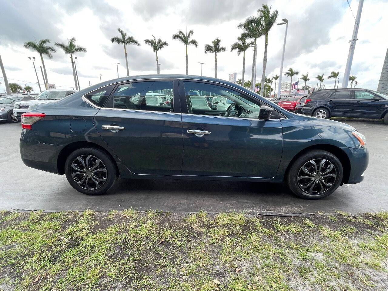 2014 Nissan Sentra Sedan - $8,900