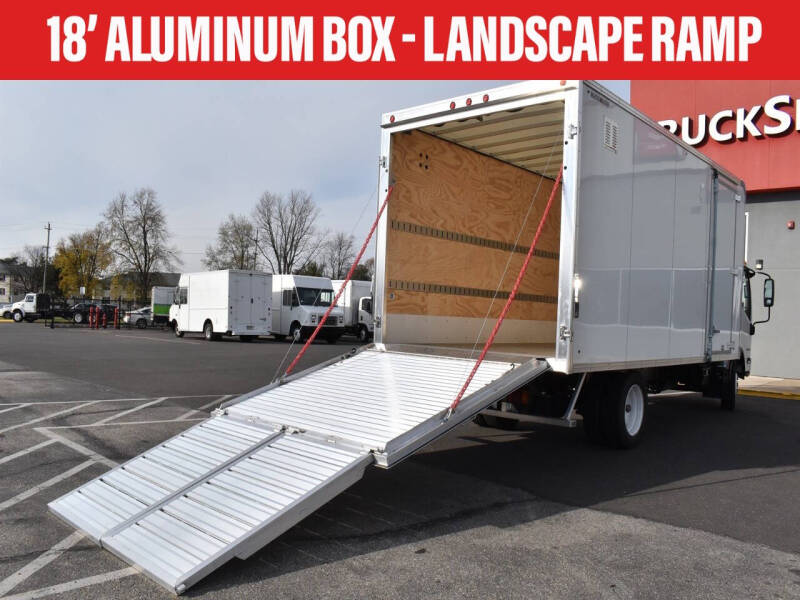 2024 Isuzu NPR HD's photo