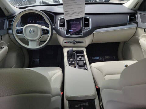 2025 Volvo XC90 B5 Core Bright Theme