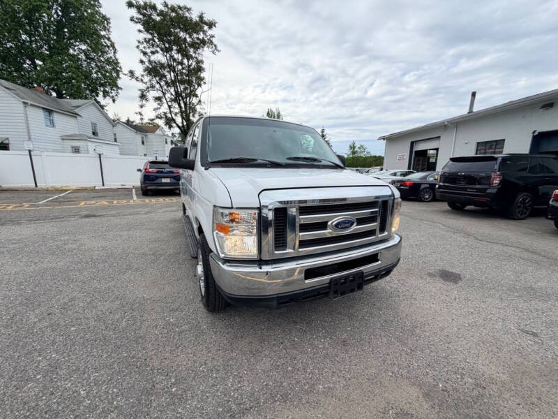 2012 Ford E-Series E-350 SD XLT