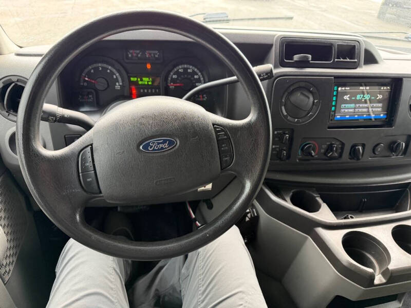 2013 Ford E-Series E-350 SD