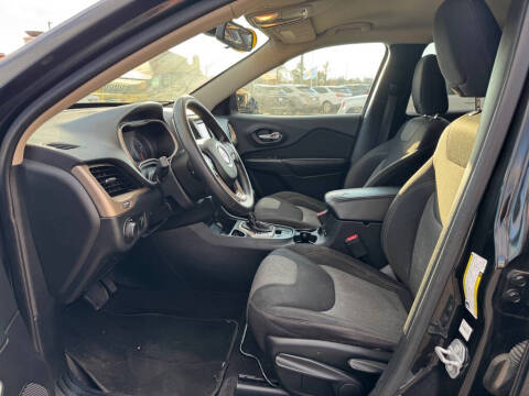 2016 Jeep Cherokee Sport