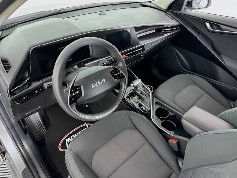2023 Kia Niro LX