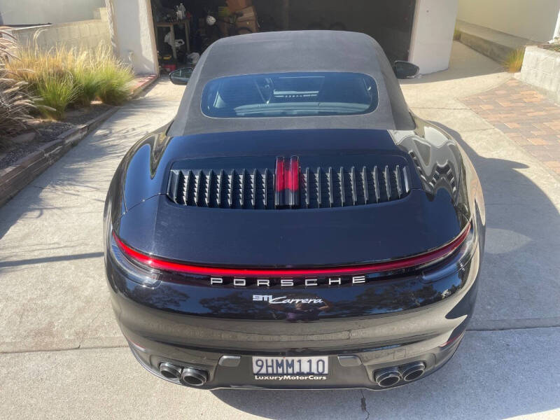 2021 Porsche 911 Carrera