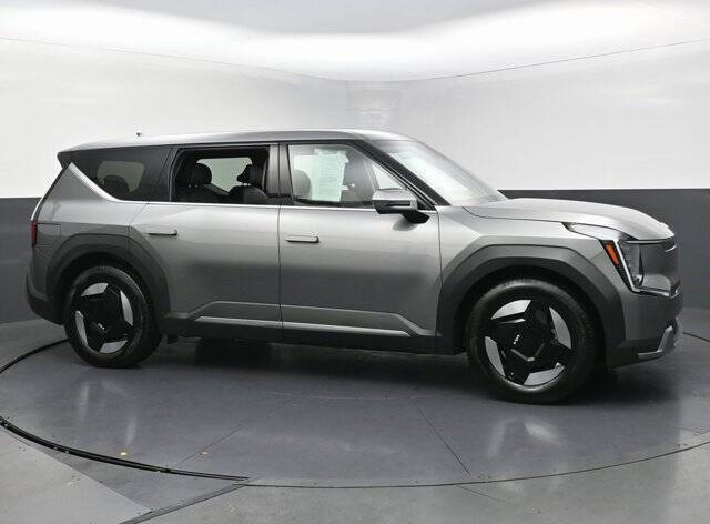 2024 Kia EV9 Light Long Range
