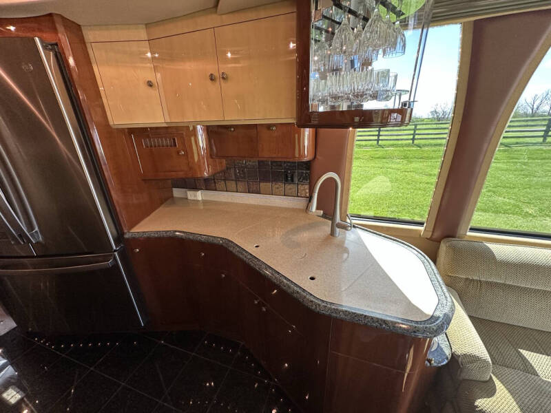 2001 Prevost Liberty