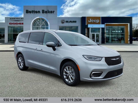 2023 Chrysler Pacifica for sale at Betten Baker Chrysler Dodge Jeep Ram in Lowell MI