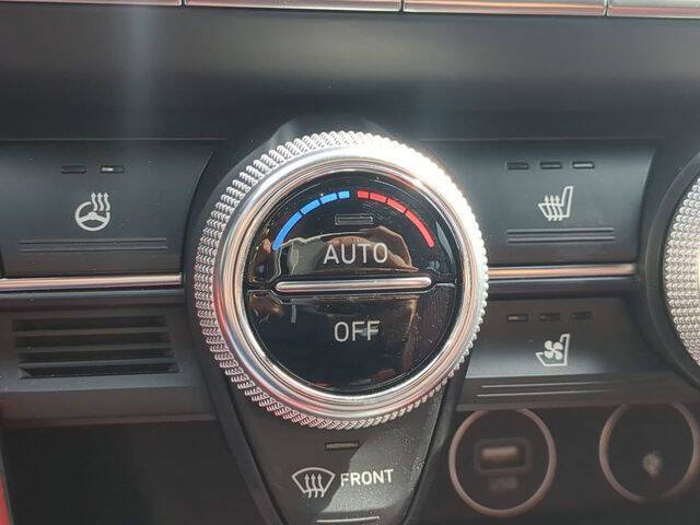 2023 Genesis G70