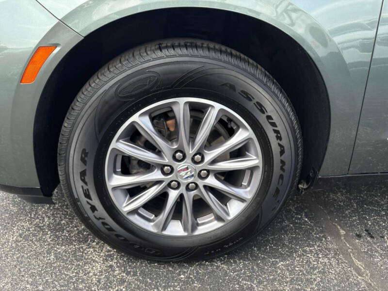 2023 Buick Enclave Essence