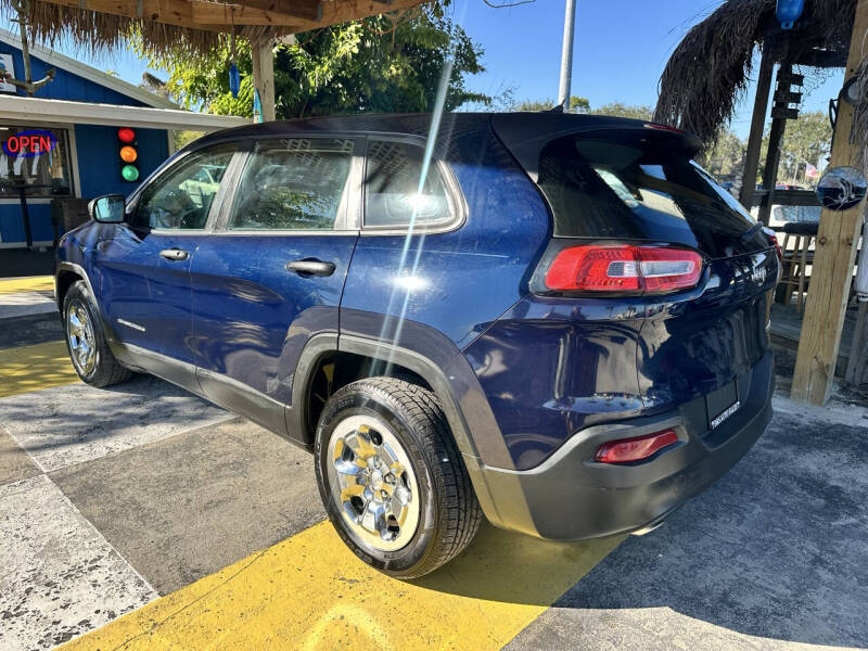 2015 Jeep Cherokee Sport