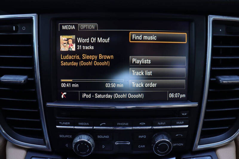 2016 Porsche Panamera Edition