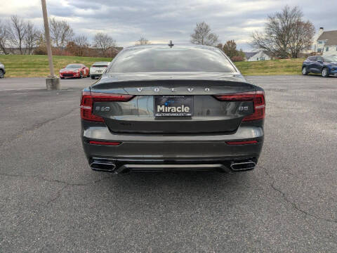 2022 Volvo S60 B5 Momentum