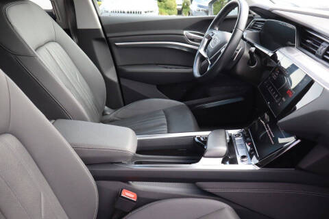 2021 Audi e-tron quattro Premium Plus