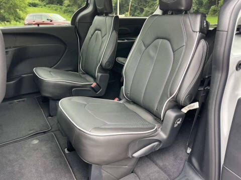 2027 Chrysler Pacifica Limited
