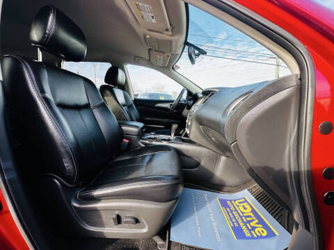 2017 Nissan Pathfinder SL