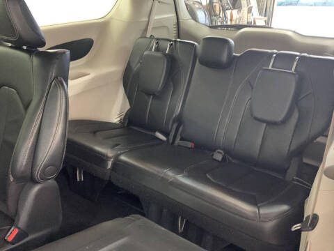 2022 Chrysler Pacifica Hybrid Touring L