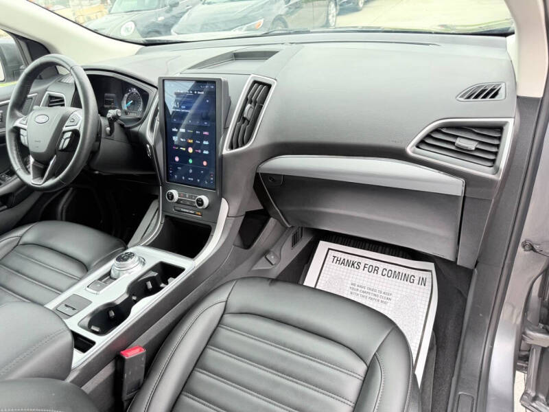 2022 Ford Edge SEL