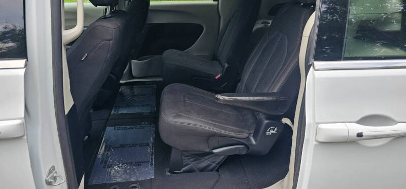 2017 Chrysler Pacifica Touring