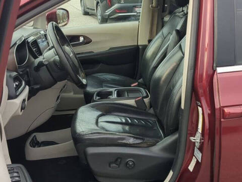 2017 Chrysler Pacifica Touring-L