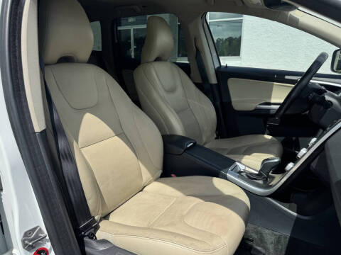 2016 Volvo XC60 T6 Drive-E Platinum